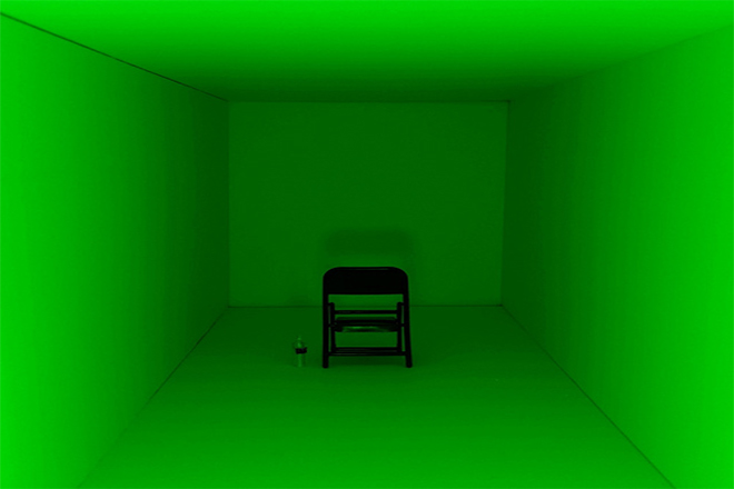 chair-simple-room